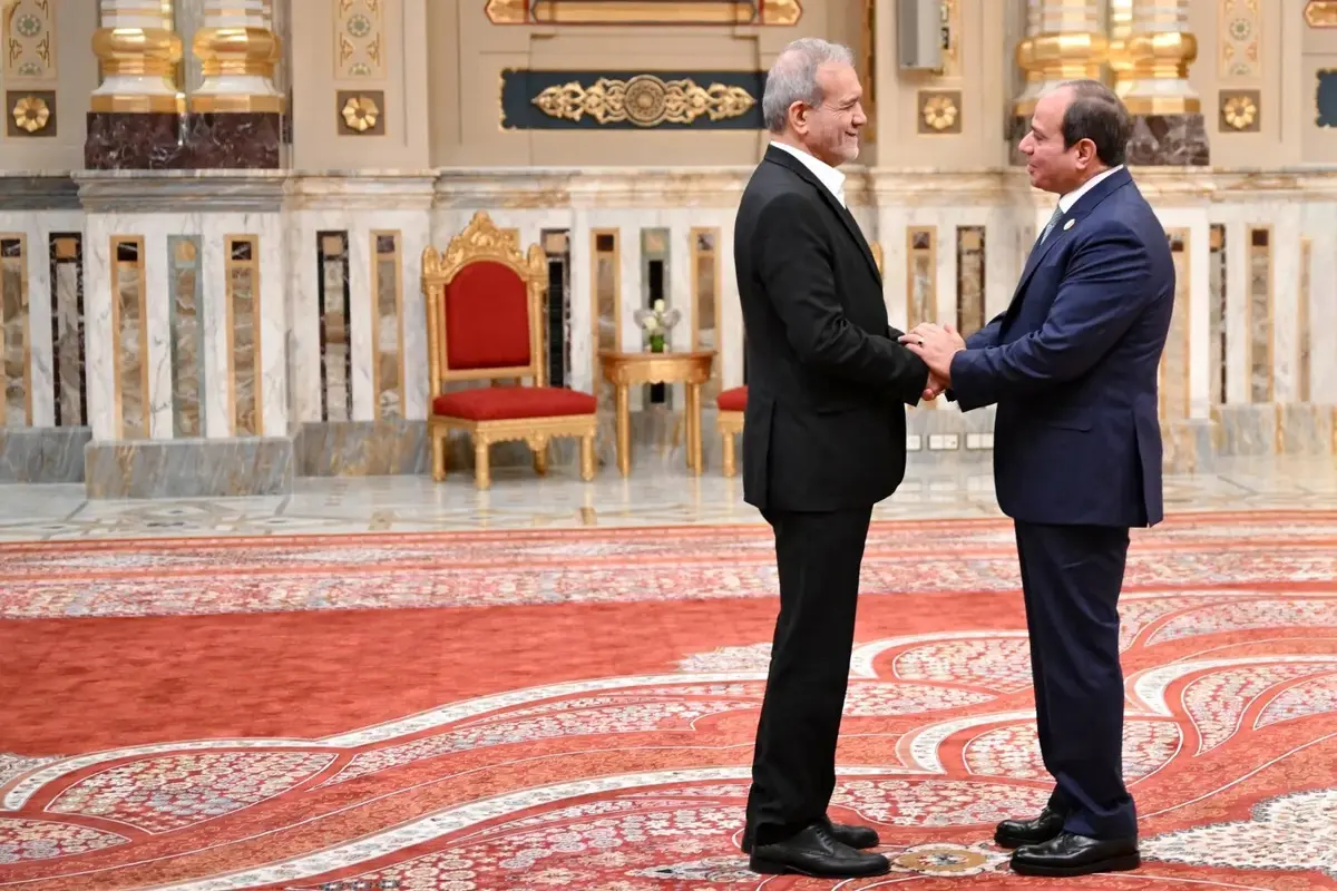 إعلام عبري: ترقب في إسرائيل إزاء تعزيز التعاون بين مصر وإيران وإعادة فتح السفارات