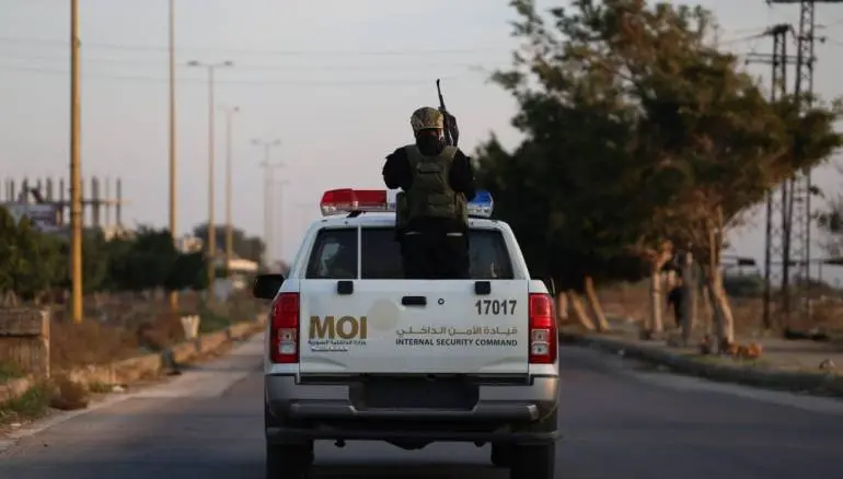 ​قوى الأمن الداخلي تفرض حظر تجوال مؤقت في بصرى الشام لملاحقة مطلوبين