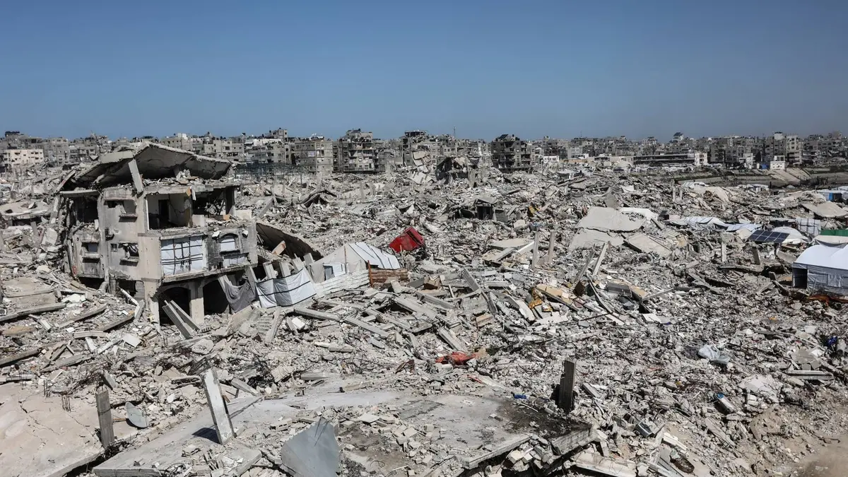 جيش الاحتلال ينفذ عملية نسف في مناطق انتشاره جنوب شرقي مدينة خان يونس في قطاع غزة