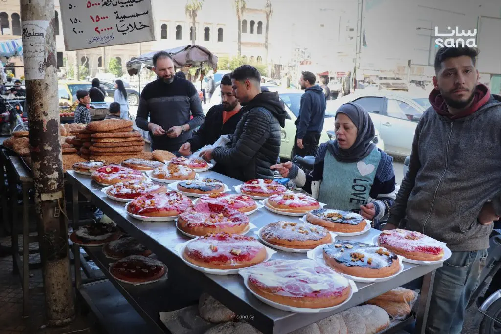 "خبز رمضان" يزين موائد أهالي اللاذقية خلال الشهر الفضيل