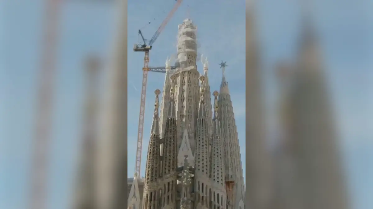 أطول مبنى في برشلونة.. كاتدرائية "ساغرادا فاميليا" تقترب من الاكتمال