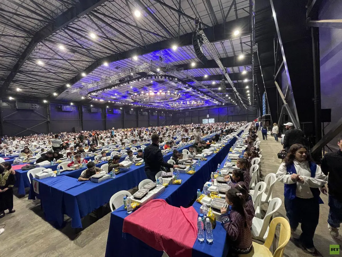 لبنان ينظم ''أكبر مائدة إفطار في العالم'' لدخول موسوعة "غينيس" للأرقام القياسية (فيديو)