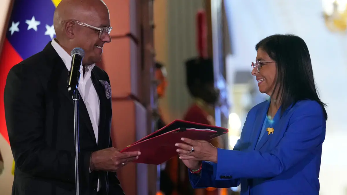 السلطات القضائية في فنزويلا تصدر عفوا عن 379 سجينا سياسيا