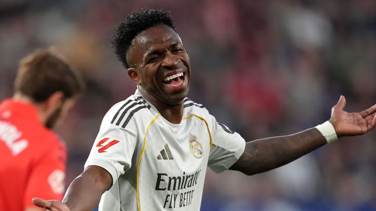 تكاسل لاعبي ريال مدريد يثير غضب فينيسيوس