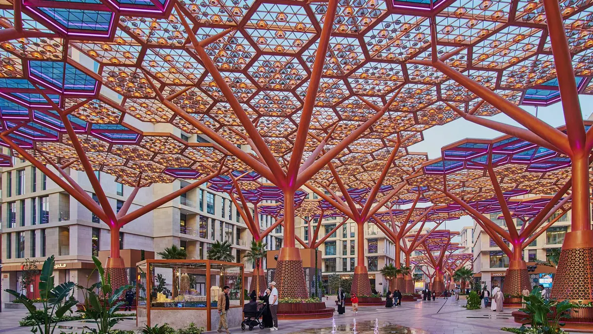 في قطر.. جزيرة تضم "غابة" مكيّفة تقي الزوار من حر الصيف