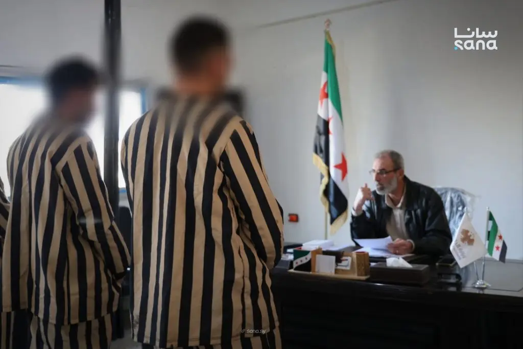 تفكيك عصابة تنتحل صفة الأمن الداخلي وتنفذ عمليات سلب مسلح على الحدود السورية اللبنانية