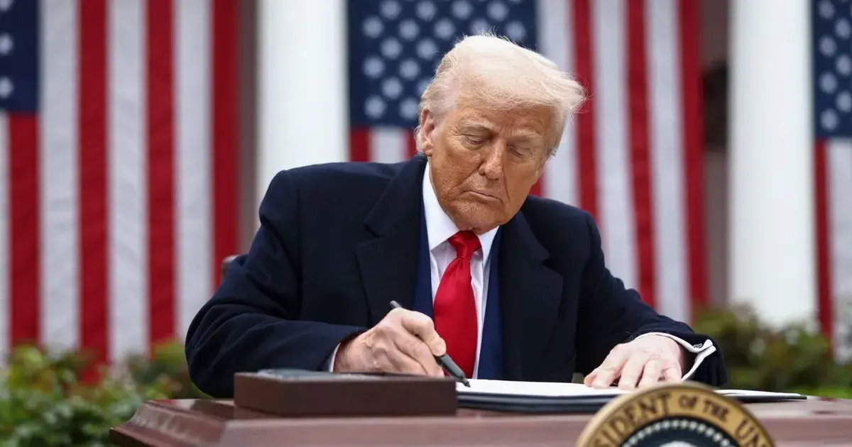 بعد قرار المحكمة العليا.. البيت الأبيض يعلن وقف بعض الإجراءات الجمركية