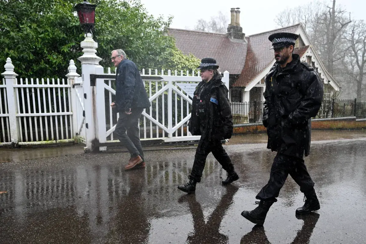 الشرطة البريطانية ستواصل تفتيش منزل أندرو في ويندسور