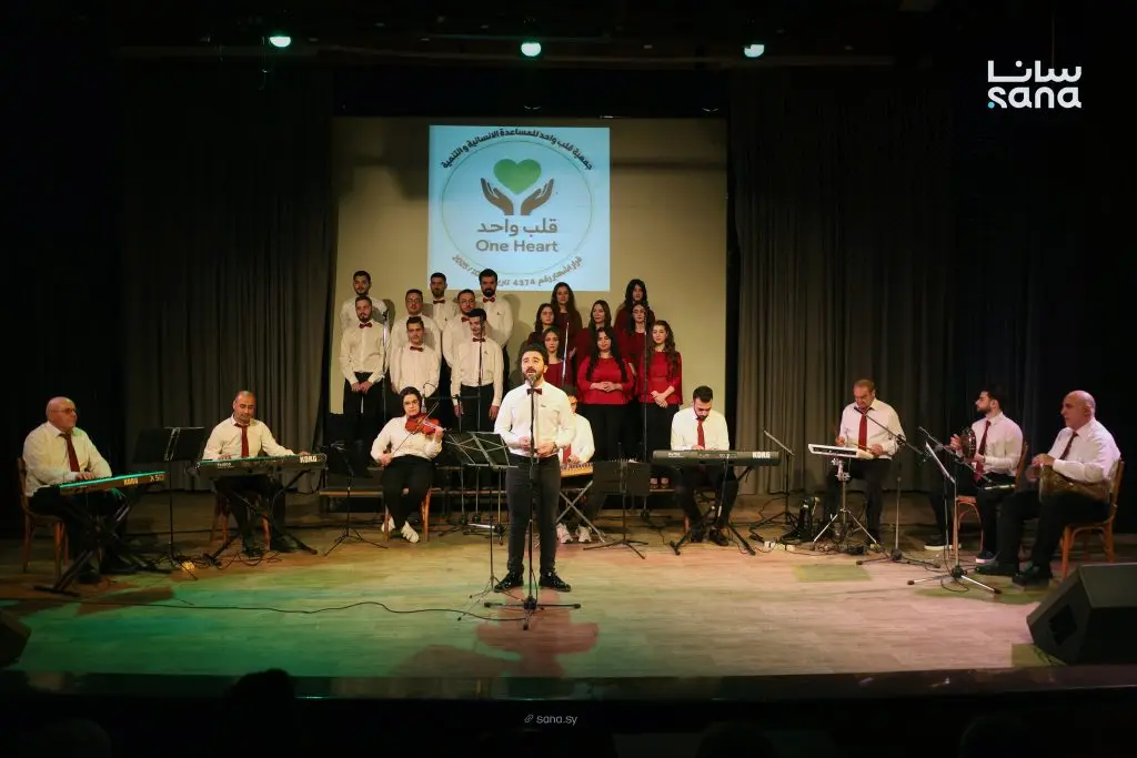 معرض فني وبازار خيري في ثقافي طرطوس