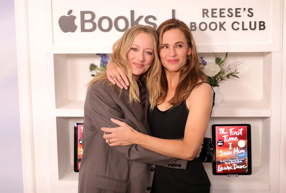 جينيفر غارنر تكشف انضمام جودي غرير في الموسم الثاني من مسلسل The Last Thing He Told Me