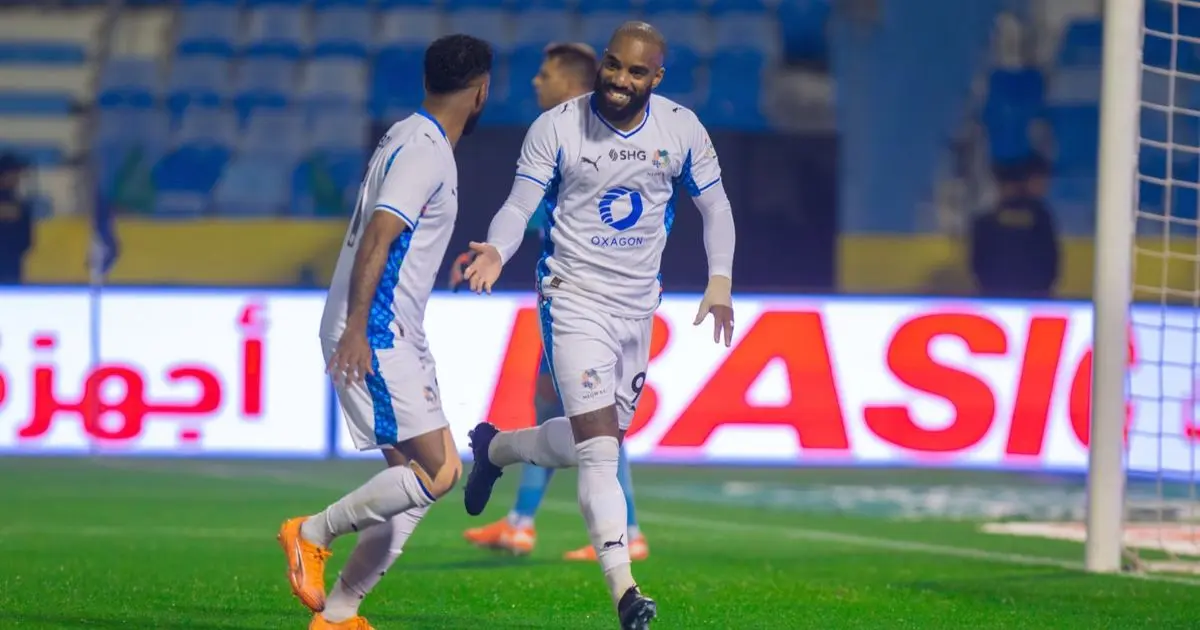 شاهد.. هدف ألكسندر لاكازيت يقود نيوم لفوز متأخر على الخليج