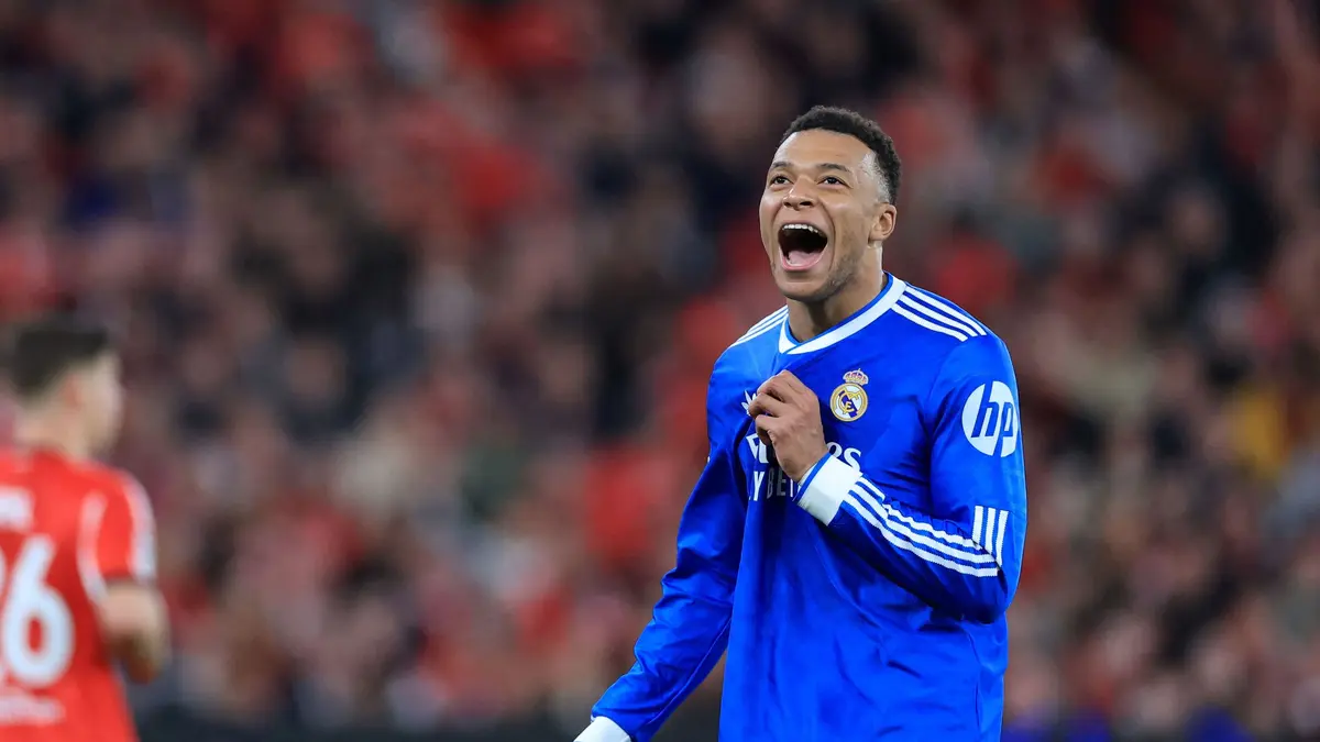 حارس الجزائر يفضح "تناقض" مبابي: كدت أنفجر بسببه