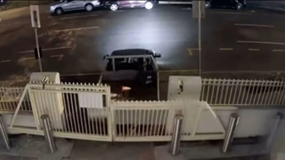 اصطدام شاحنة بكنيس يهودي في أستراليا واتهام السائق بارتكاب جريمة كراهية