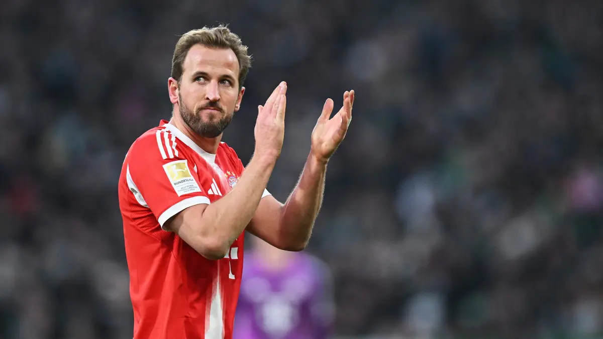 هاري كين يعلق على مزاعم تربطه بالانتقال إلى برشلونة