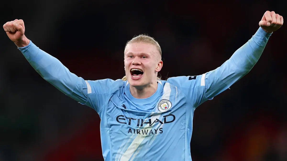 مارك جويهي مدافع مانشستر سيتي: لا أريد أن يأخذ هالاند مكاني