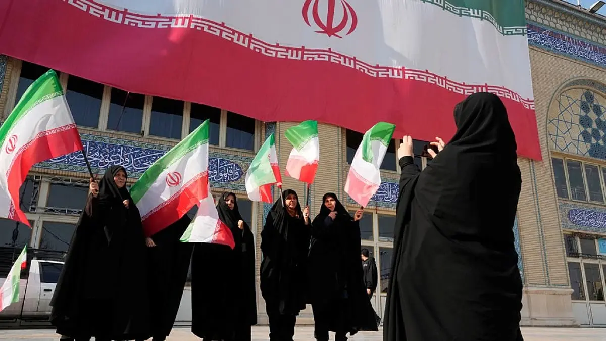 لليوم الثاني.. تحركات طلابية في جامعات إيران بين داعمين للحكومة ومعارضين لها