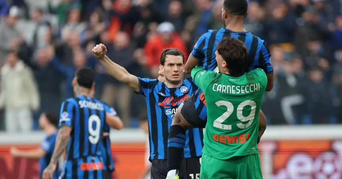 أتالانتا يتجنب الخسارة التاسعة توالياً بالفوز على نابولي