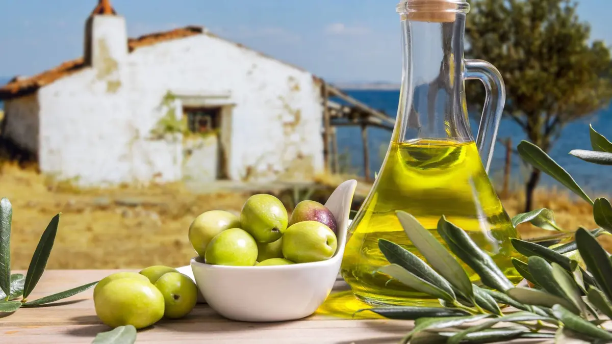 المؤسسة المدنية تبدأ بيع زيت الزيتون التونسي الأحد وتعتمد نظام "الدور"