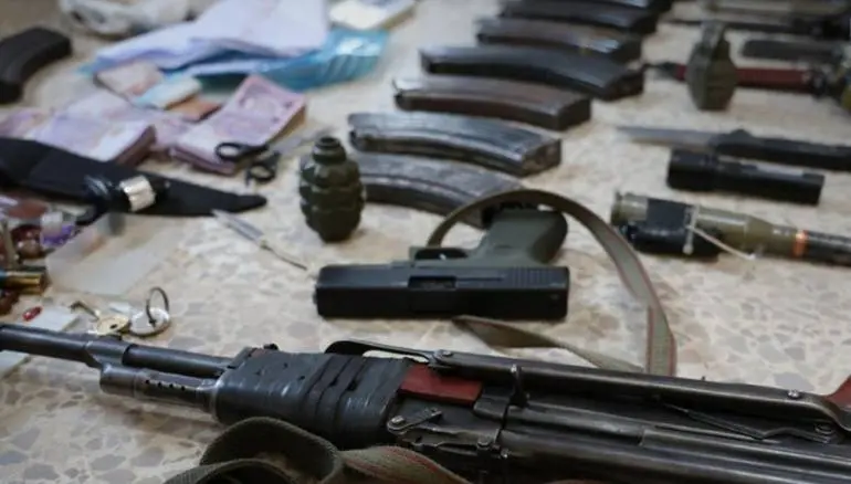 تفكيك عصابة سلب تنتحل صفة الأمن الداخلي على الحدود السورية اللبنانية