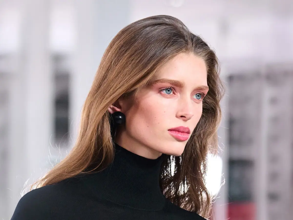 العناية بالبشرة الدهنية في رمضان.. روتين متوازن يمنع اللمعان