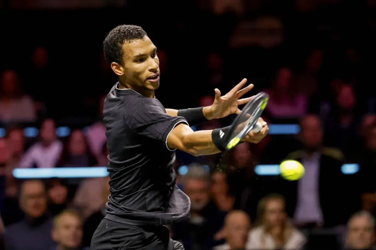 أوجيه - ألياسيم ودريبر يدعمان ناشئي التنس في حصة تدريبية خاصة بدبي