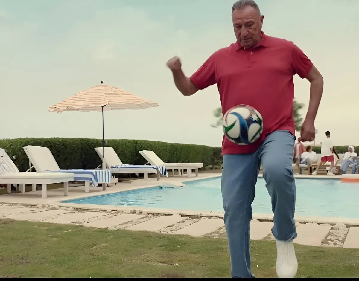 بعد إثارته للجدل.. ما سر ظهور الخطيب الاستثنائي في إعلان رمضاني؟