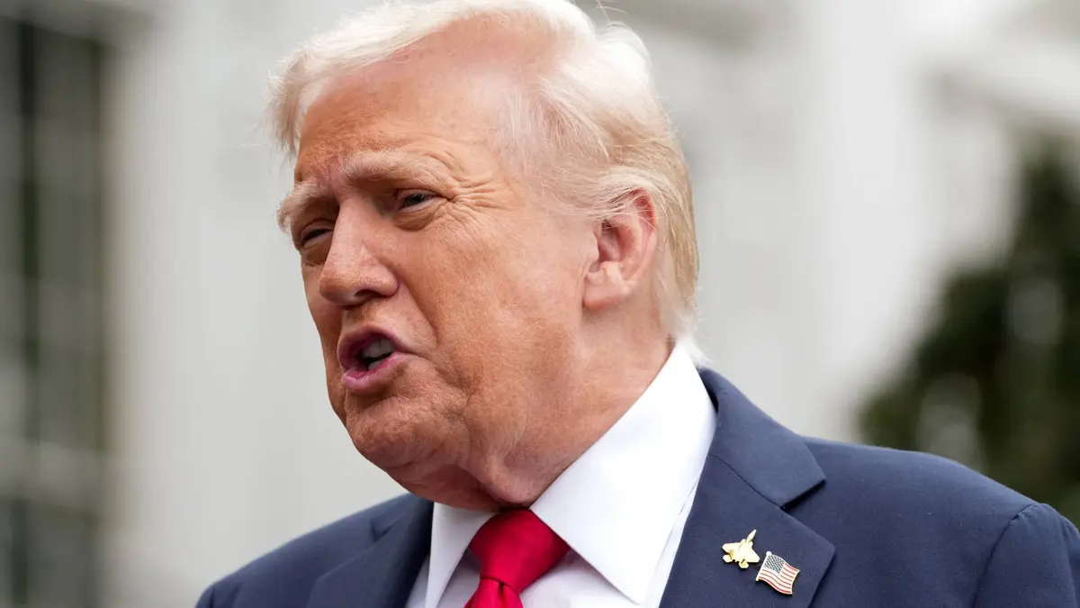 نيويورك تايمز: ترمب يدرس توجيه ضربة جوية دقيقة ضد إيران، تليها ضربة أوسع نطاقا