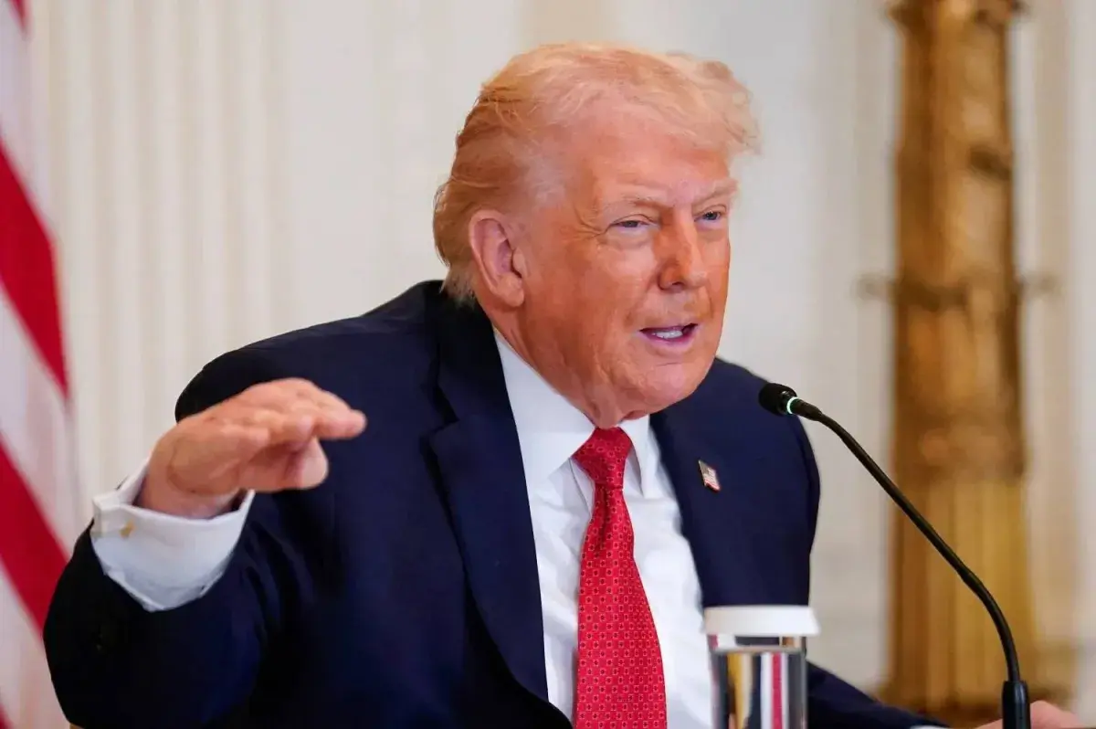 ترمب يقول إنه سيرسل سفينة مستشفى إلى غرينلاند