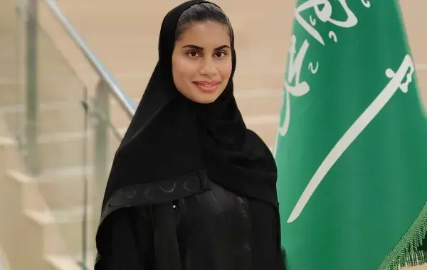 خارج سباق المقارنة