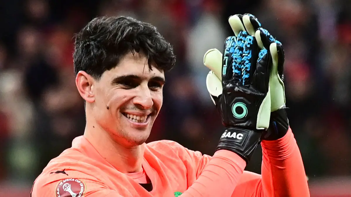 رد حاسم.. هل يرتدي بونو قميص الرجاء البيضاوي؟