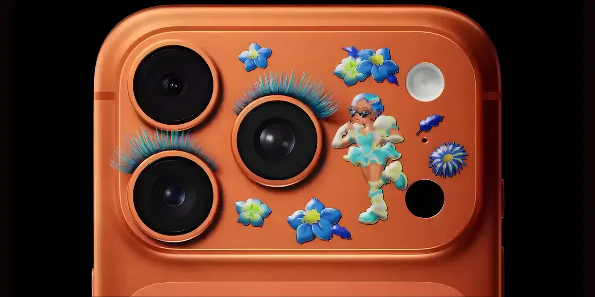 الموضة الجديدة: ملء آيفون بملصقات صغيرة