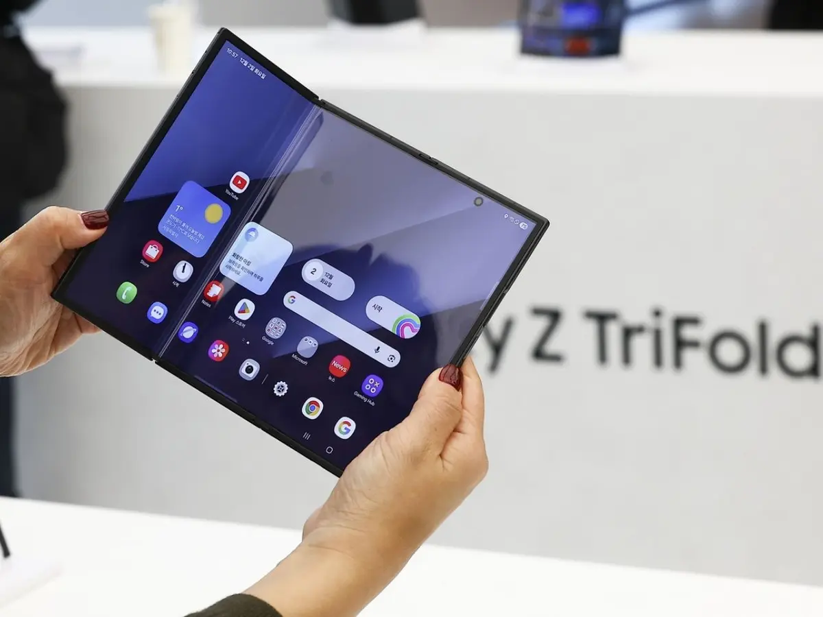 تقارير عن أعطال في الشاشة الداخلية لهاتف Samsung Galaxy Z TriFold - عالم التقنية