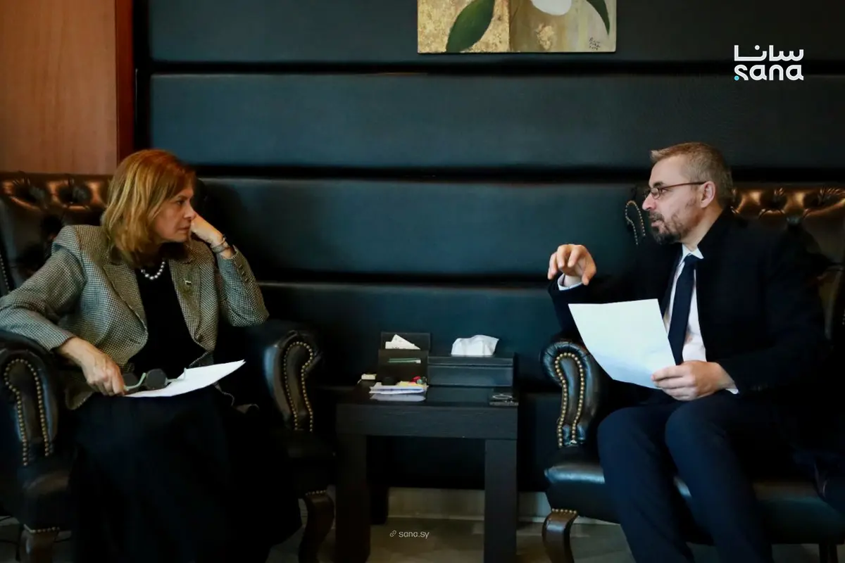 وزيرة الشؤون الاجتماعية تبحث مع رئيس اتحاد الحرفيين تطوير برامج التأهيل الحرفي