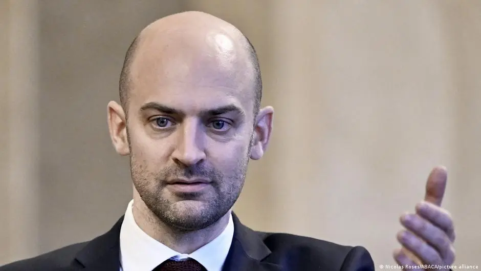 أخبار اليوم: فرنسا تستدعي السفير الأمريكي بسبب أحداث ليون