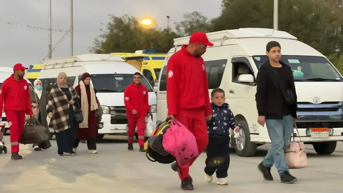 «معبر رفح» يستقبل دفعة جديدة من الفلسطينيين العائدين من مصر إلى غزة