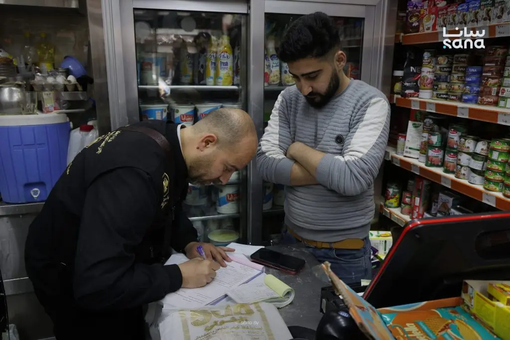 أكثر من 85 ضبطاً تموينياً بحق فعاليات مخالفة في دمشق