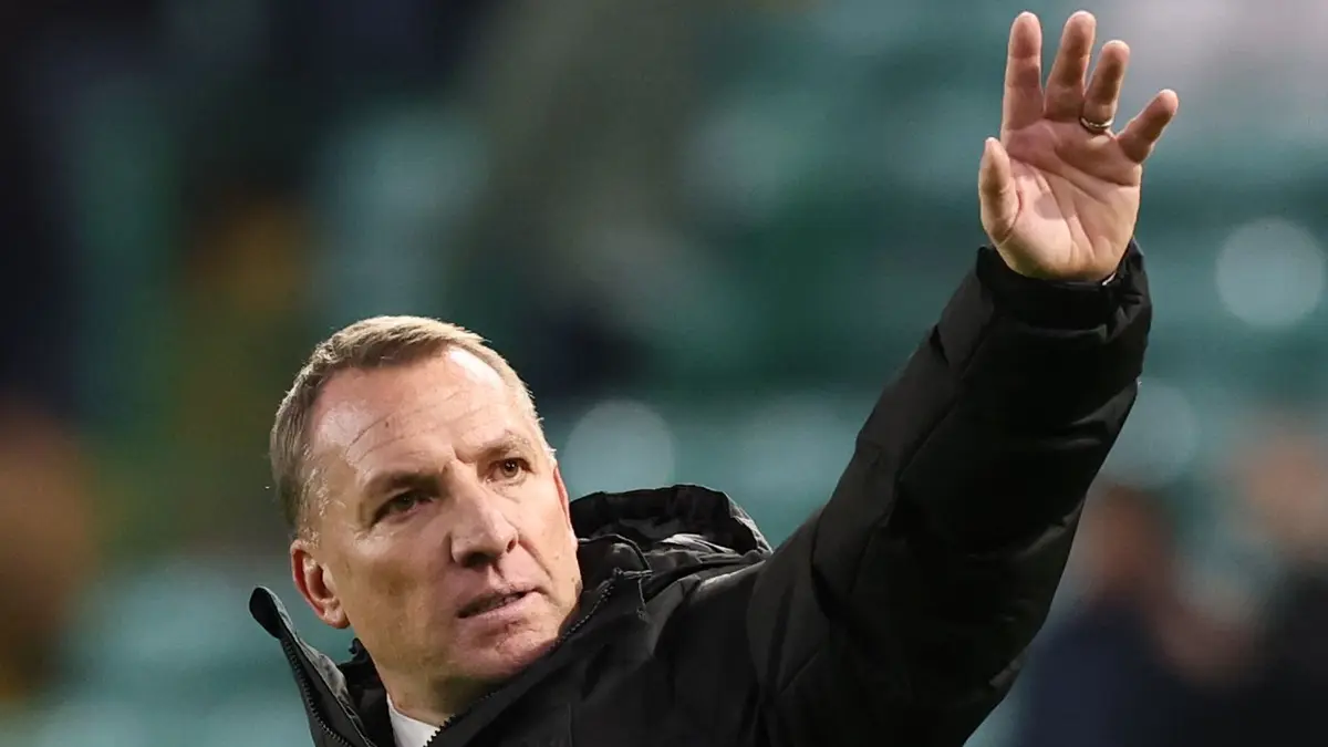 تشبيه لافت.. رودجرز يضع مهاجم القادسية بجوار أسطورة برشلونة