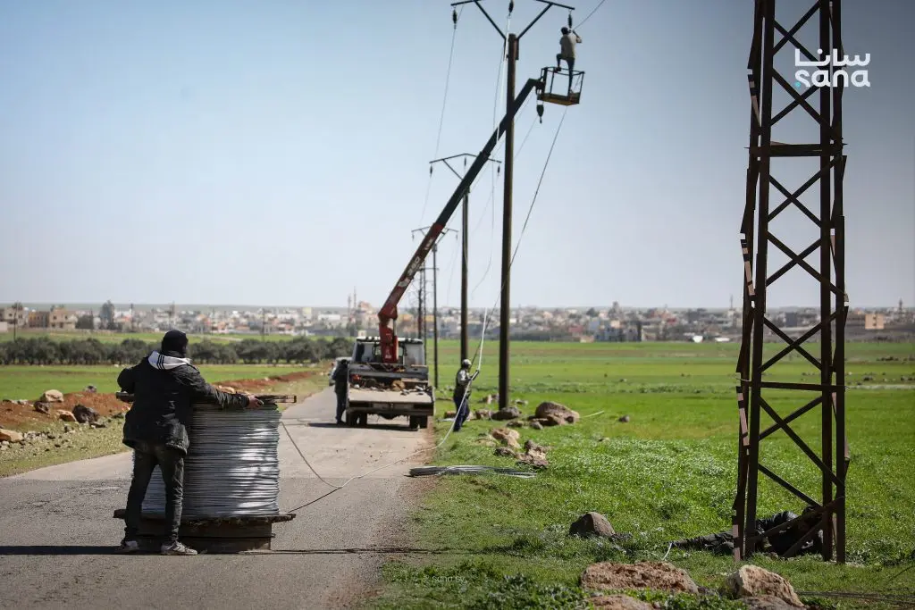 استبدال خط توتر عالٍ لتحسين واقع الكهرباء في بلدة الجيزة وريفها بدرعا