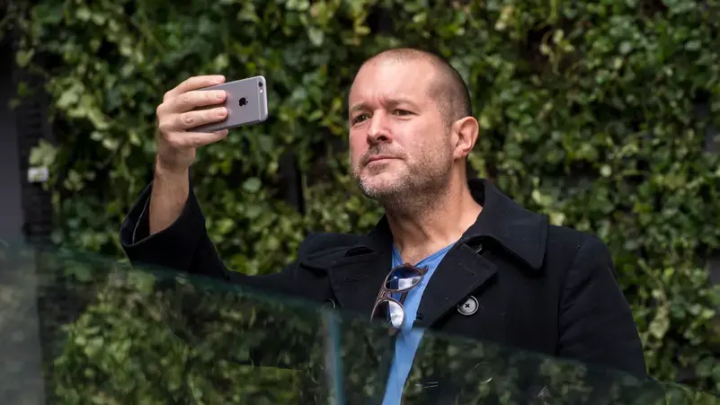 OpenAI تكشف تسريبات جهازها الجديد "قاتل الآيفون"