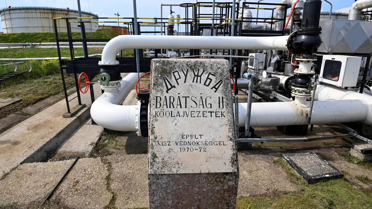 المجر ترهن العقوبات الأوروبية الجديدة بإعادة ضخ النفط الروسي عبر أوكرانيا