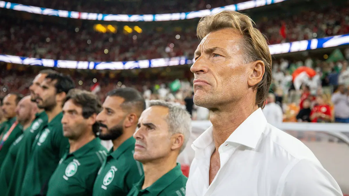 رينارد يضع نجم أهلي جدة تحت المراقبة قبل معسكر مارس