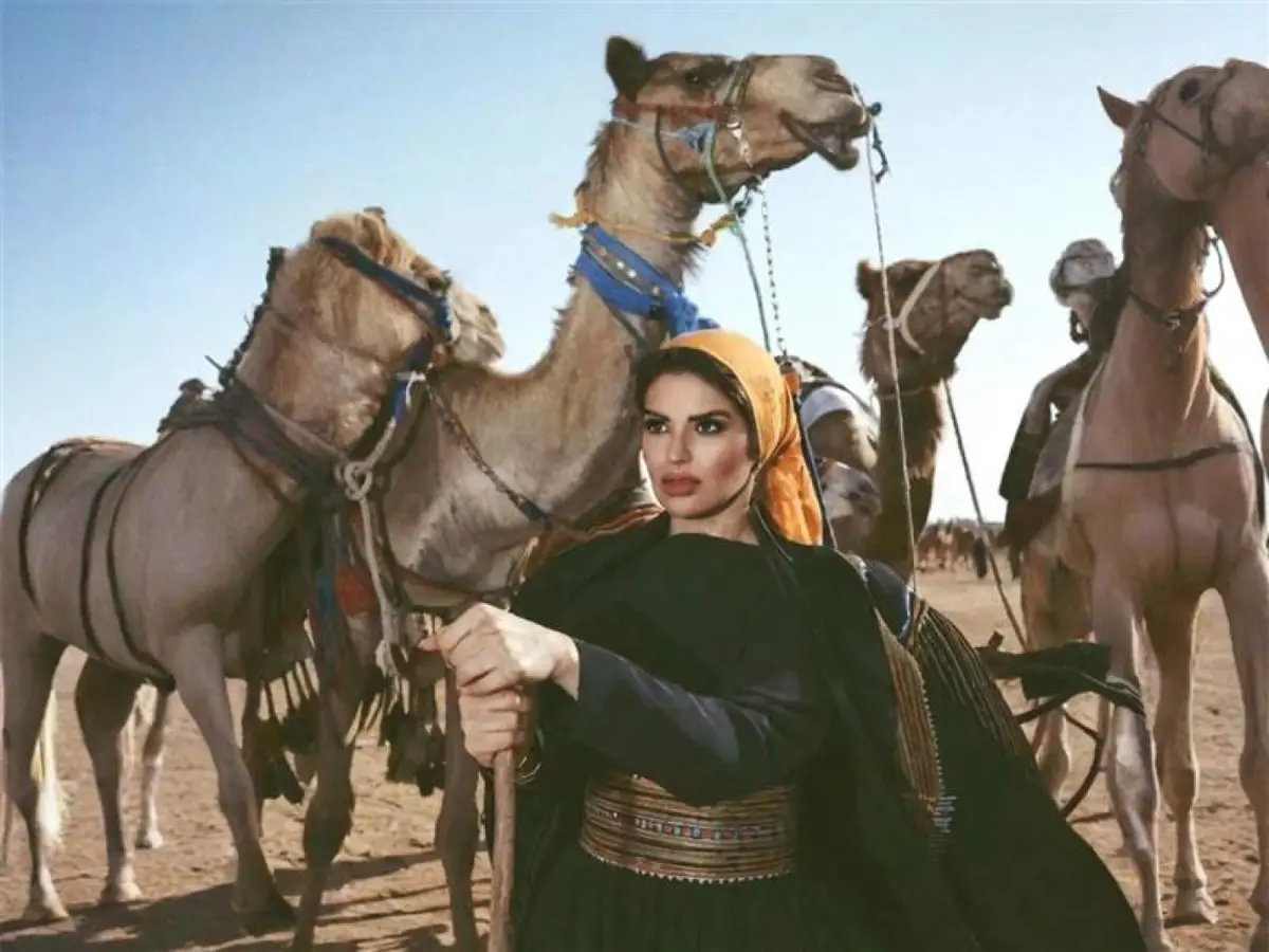 في يوم التأسيس السعودي المصممة علياء السالمي لـ "سيدتي": الموضة رسالة والزي السعودي هويتنا