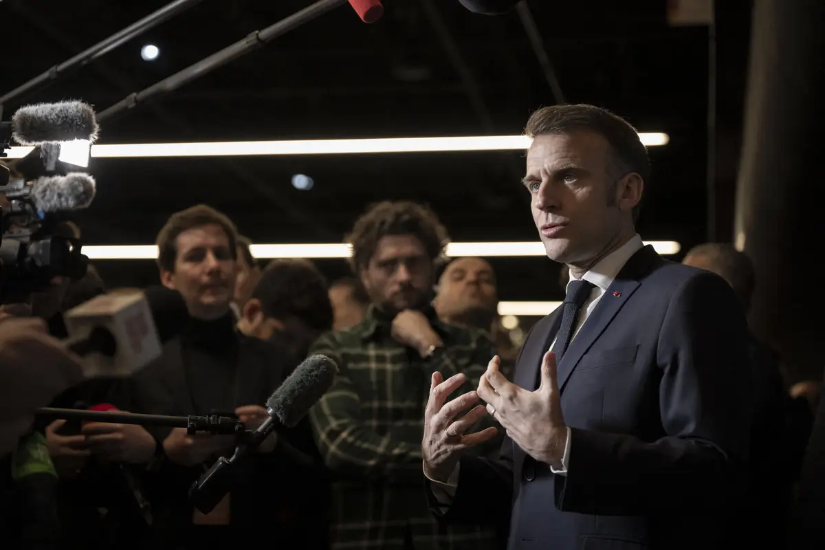 وسائل إعلام: ماكرون طلب من ترامب رفع العقوبات عن فرنسيين اثنين