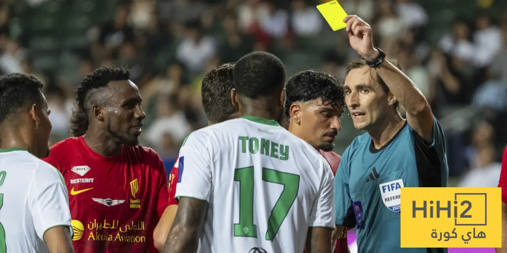 من هو حكم مباراة الأهلي وضمك في الدوري ؟