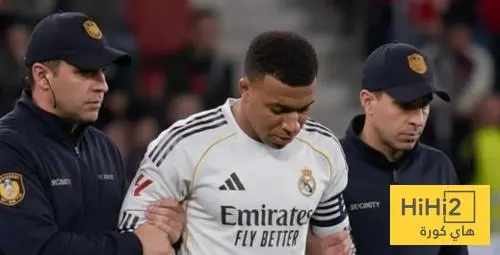 صور .. الشرطة تقتحم ملعب آل سادار بعد هزيمة الريال