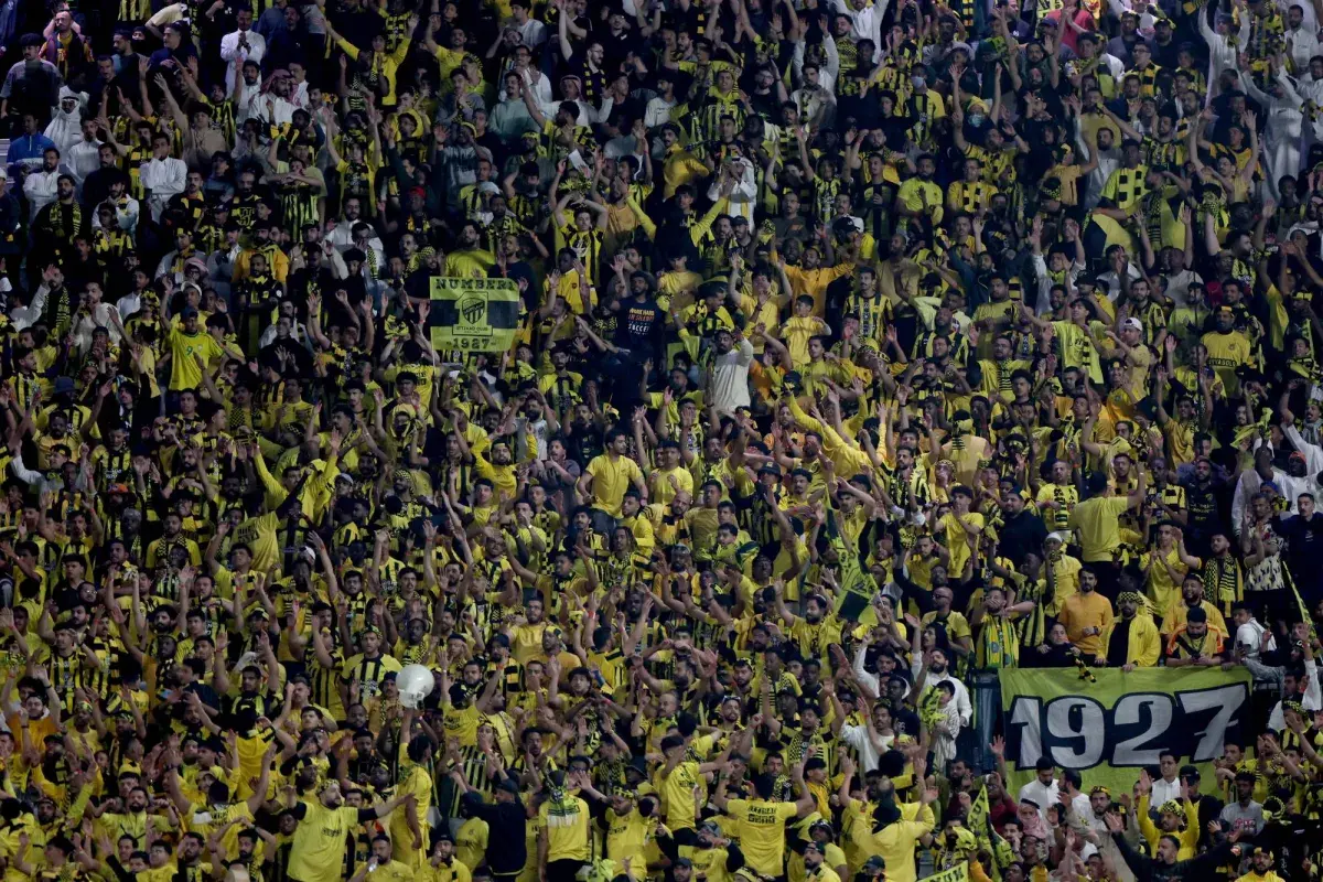 «الكلاسيكو» يتربع على عرش الحضور الجماهيري في الجولة 23