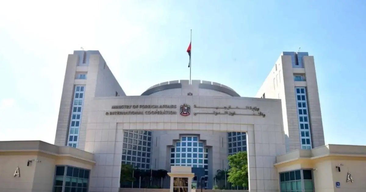 الإمارات تؤكد تضامنها مع الكويت وتدعم سيادتها البحرية