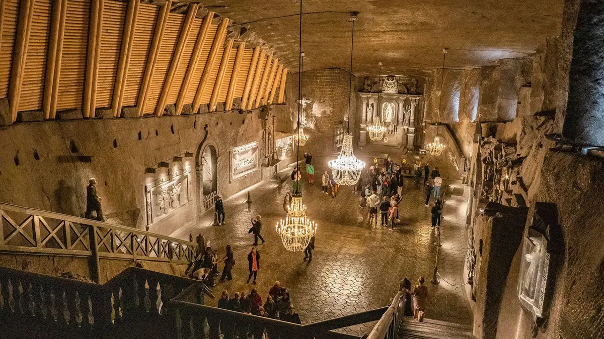 مملكة الملح تحت الأرض في بولندا.. أحد أغرب المعالم السياحية في أوروبا