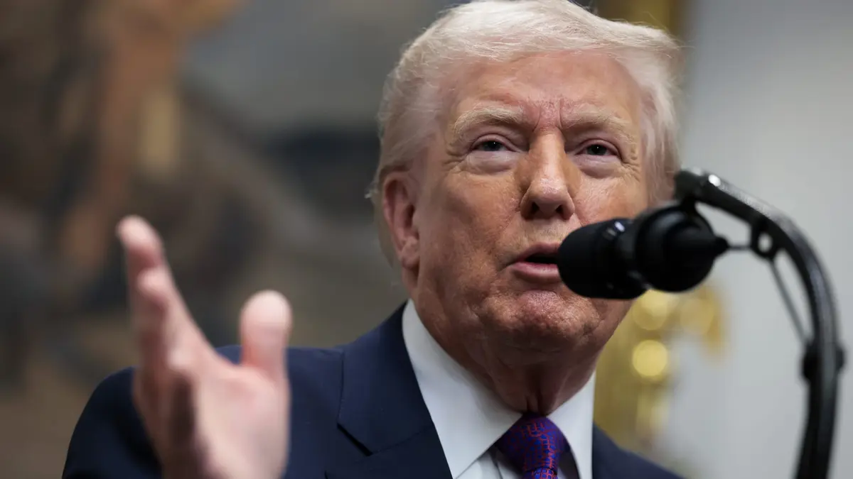 بعد صدمة "الرسوم".. ترامب ينتقد المحكمة العليا بسبب "الجنسية بالولادة"