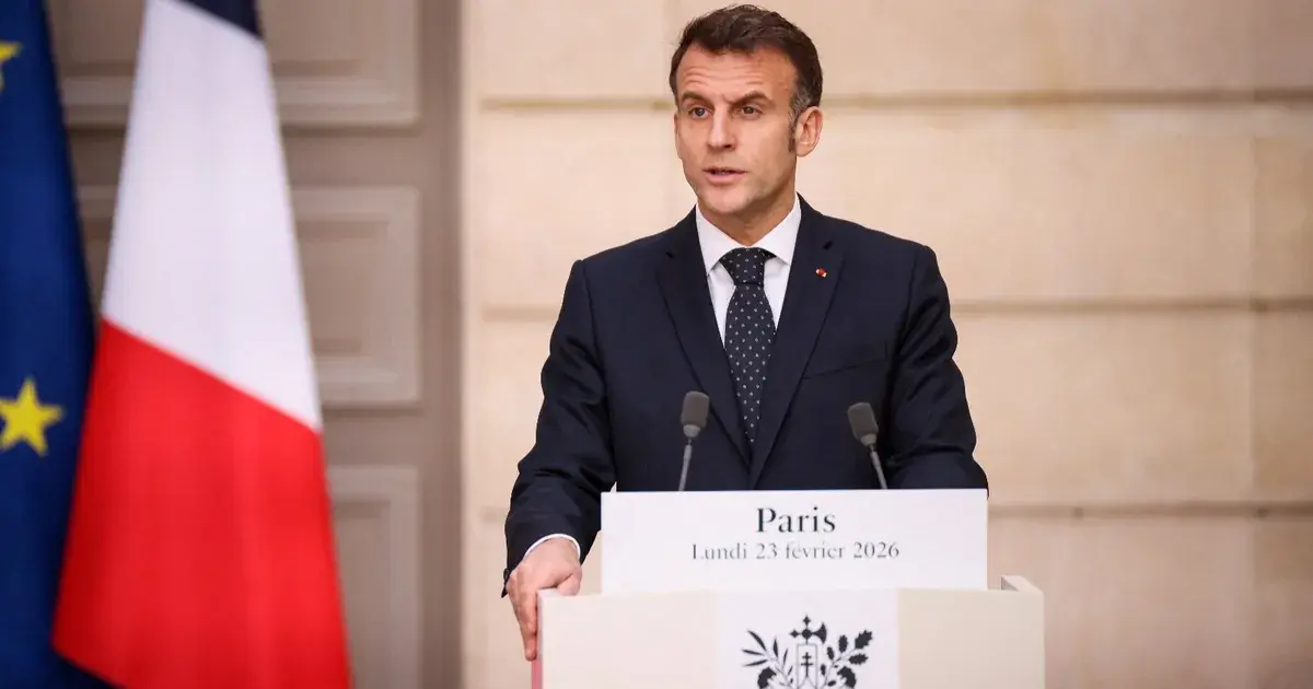 ماكرون يطلب من ترامب رفع العقوبات عن مسؤولين أوروبيين